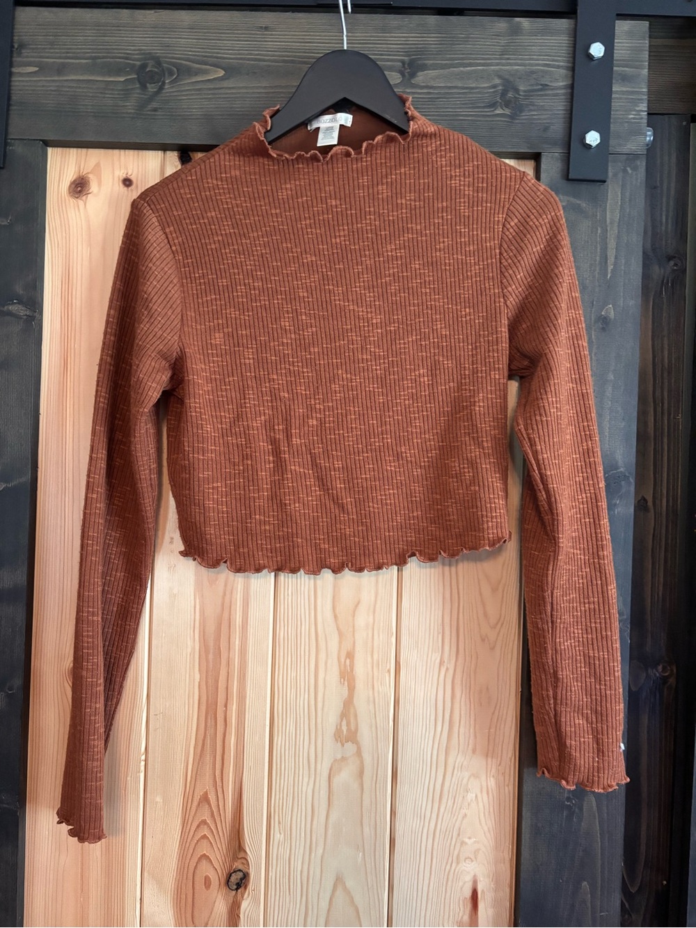 Bozzolo Rust Ribbed Lettuce-Edge Cropped Long-Sleeve Top